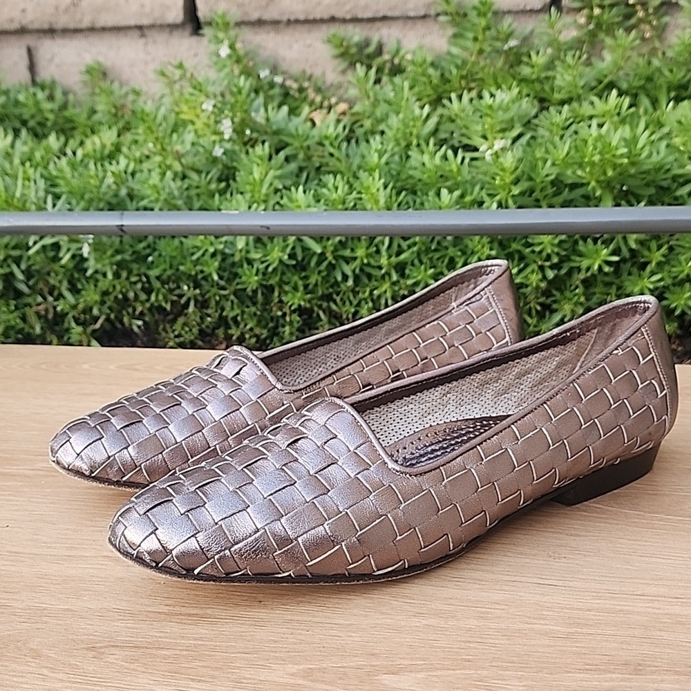 Amalfi Made in Italy Silver Leather Woven Flats Size 9.5